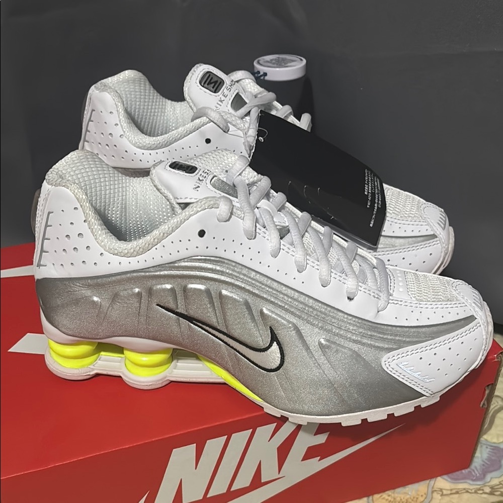 Nike Shox R4 in White and Metallic Silver